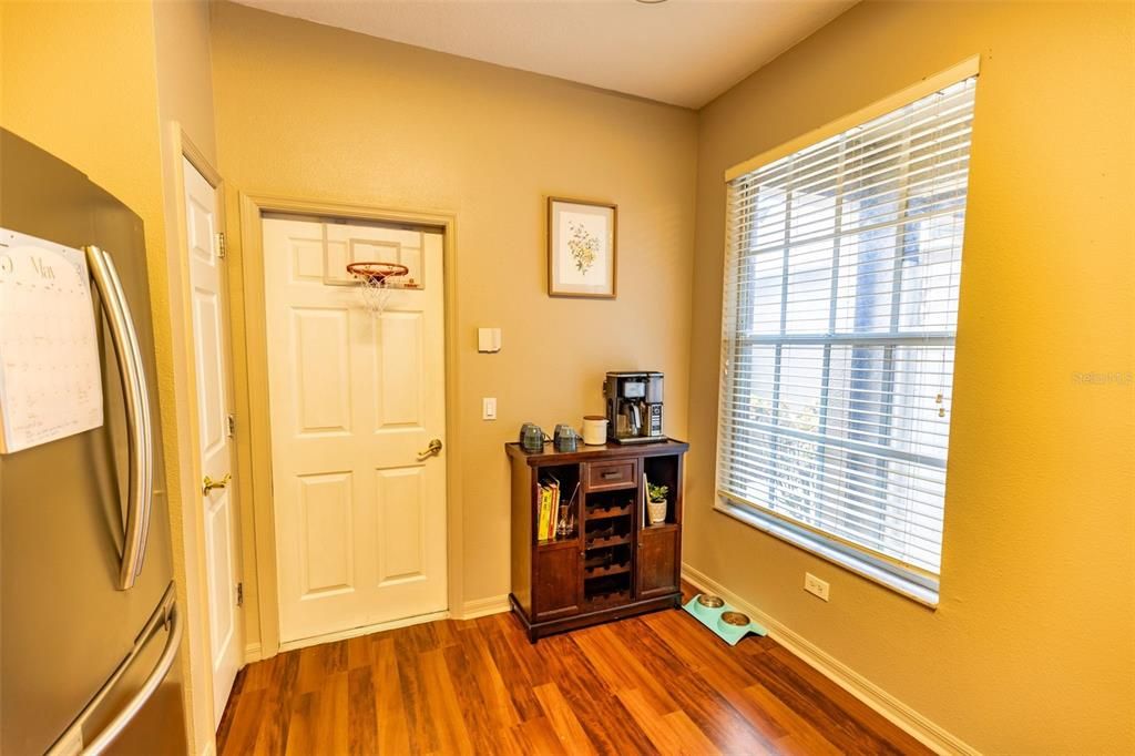 For Sale: $259,900 (2 beds, 2 baths, 1272 Square Feet)