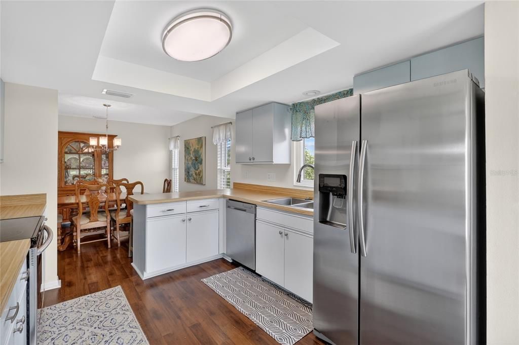 For Sale: $189,000 (2 beds, 2 baths, 1403 Square Feet)