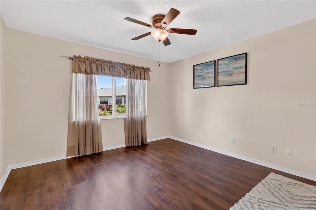For Sale: $189,000 (2 beds, 2 baths, 1403 Square Feet)