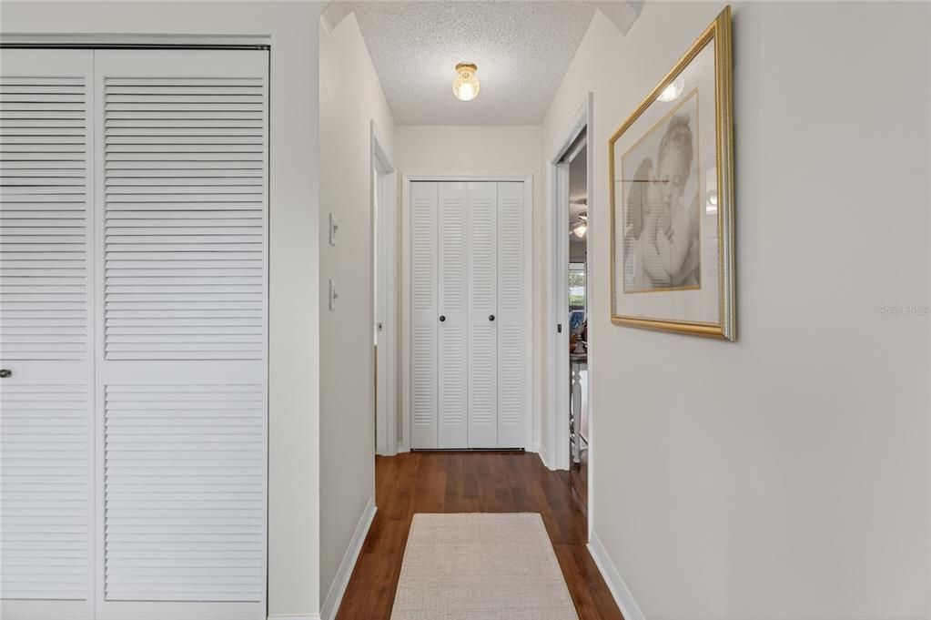 For Sale: $189,000 (2 beds, 2 baths, 1403 Square Feet)
