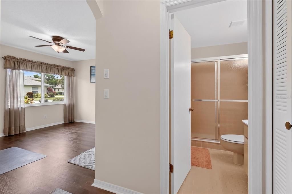 For Sale: $189,000 (2 beds, 2 baths, 1403 Square Feet)