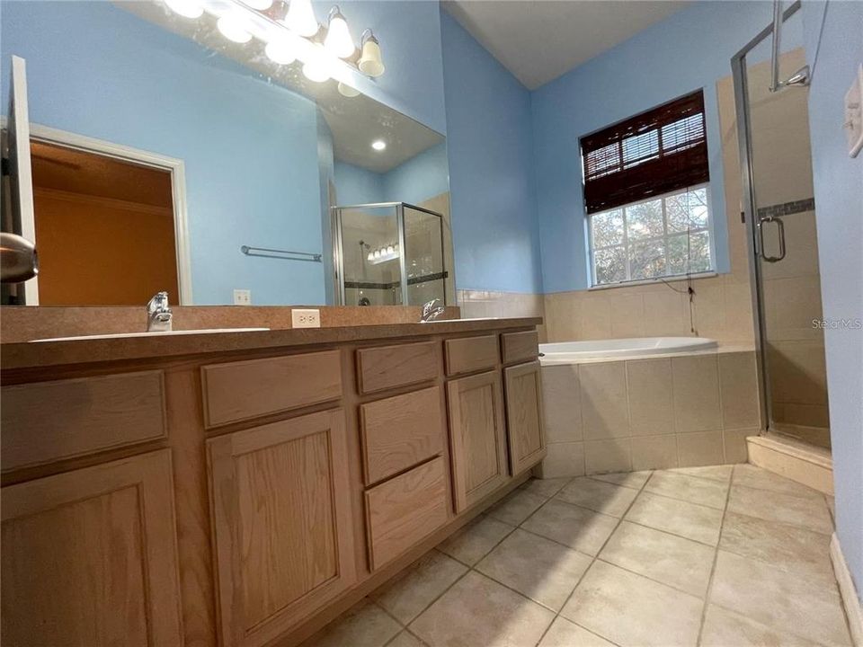 En Venta: $309,500 (2 camas, 2 baños, 1598 Pies cuadrados)