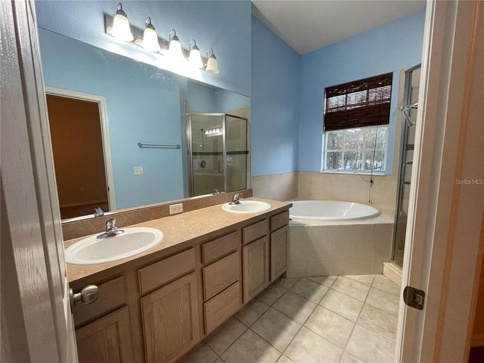 En Venta: $309,500 (2 camas, 2 baños, 1598 Pies cuadrados)