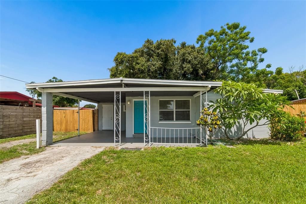 For Sale: $225,000 (2 beds, 1 baths, 594 Square Feet)