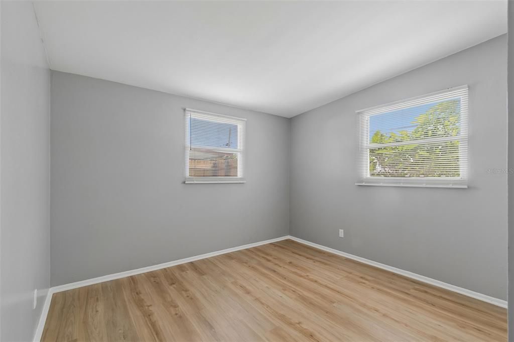 For Sale: $225,000 (2 beds, 1 baths, 594 Square Feet)