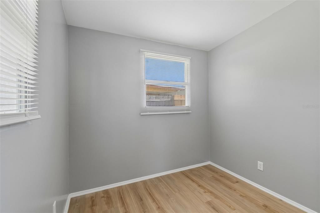 For Sale: $225,000 (2 beds, 1 baths, 594 Square Feet)