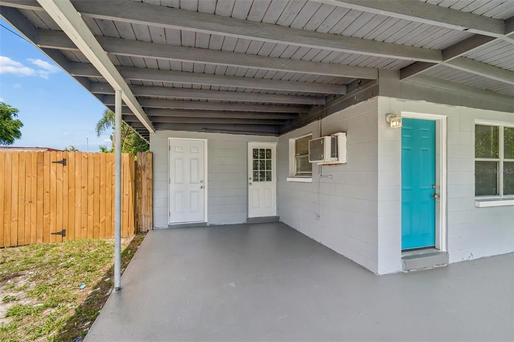 For Sale: $225,000 (2 beds, 1 baths, 594 Square Feet)