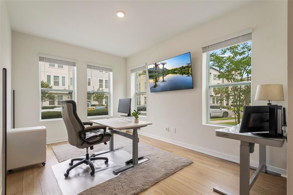 For Sale: $589,900 (3 beds, 3 baths, 2167 Square Feet)