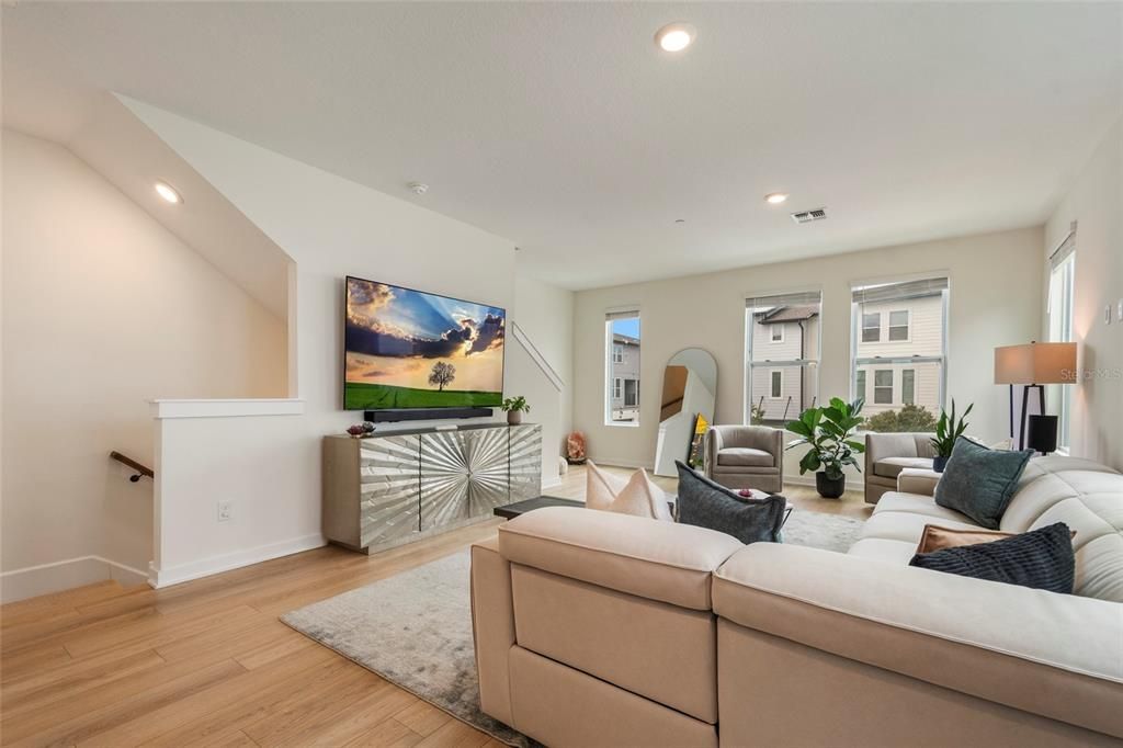 For Sale: $589,900 (3 beds, 3 baths, 2167 Square Feet)