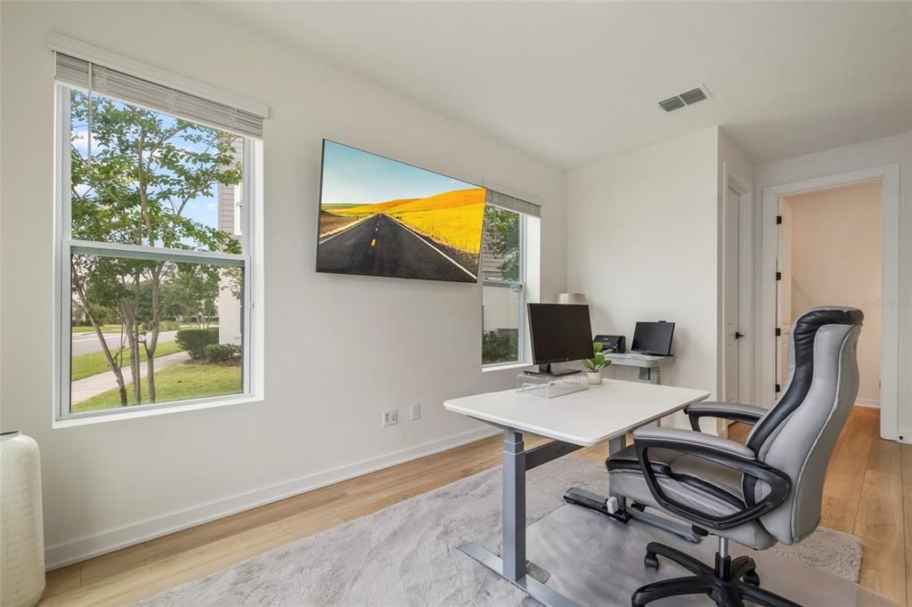 For Sale: $589,900 (3 beds, 3 baths, 2167 Square Feet)