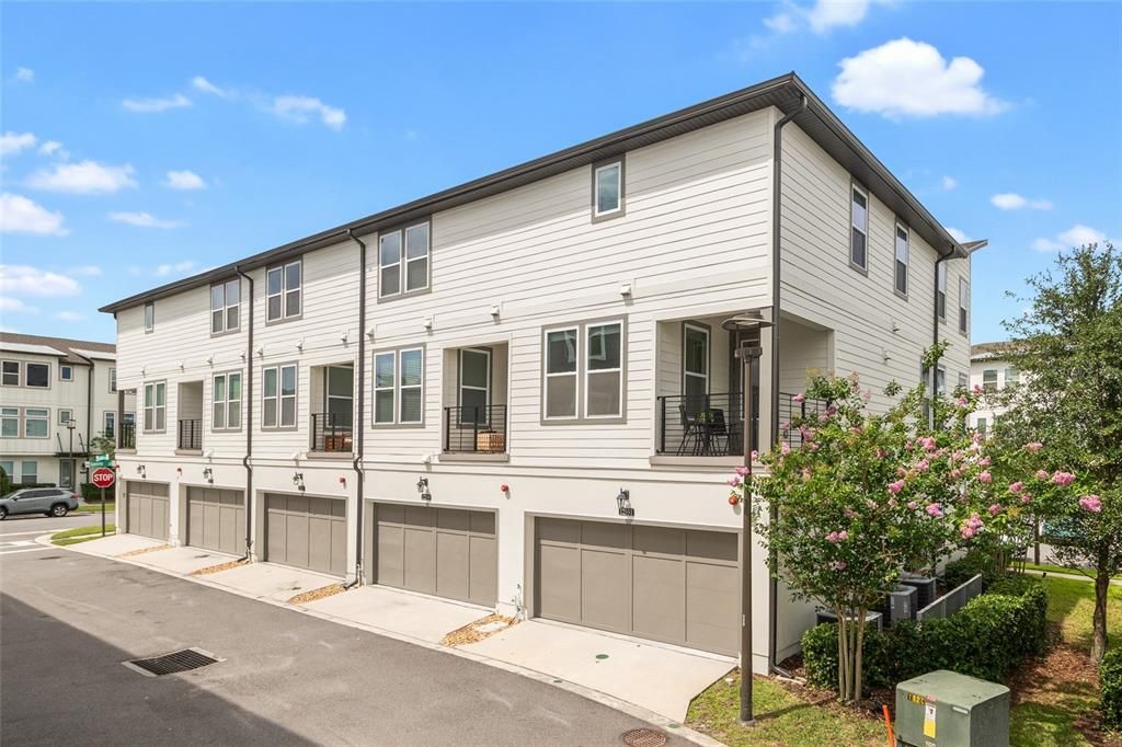 For Sale: $589,900 (3 beds, 3 baths, 2167 Square Feet)