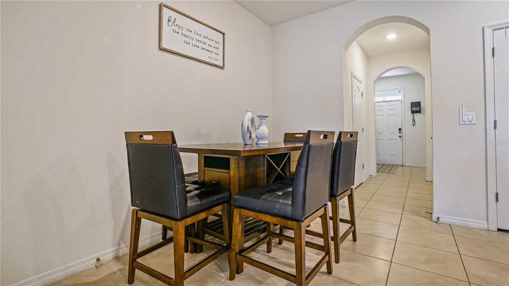 For Sale: $275,000 (3 beds, 2 baths, 1672 Square Feet)
