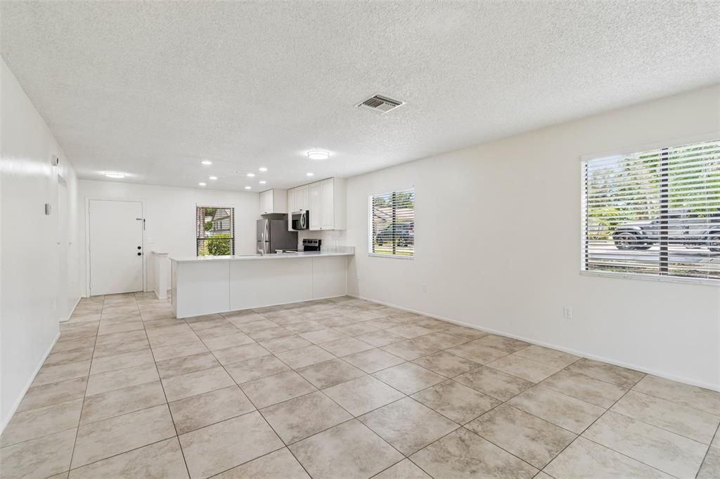 For Rent: $1,775 (2 beds, 2 baths, 1030 Square Feet)