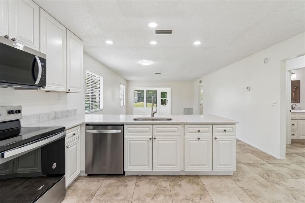 For Rent: $1,775 (2 beds, 2 baths, 1030 Square Feet)