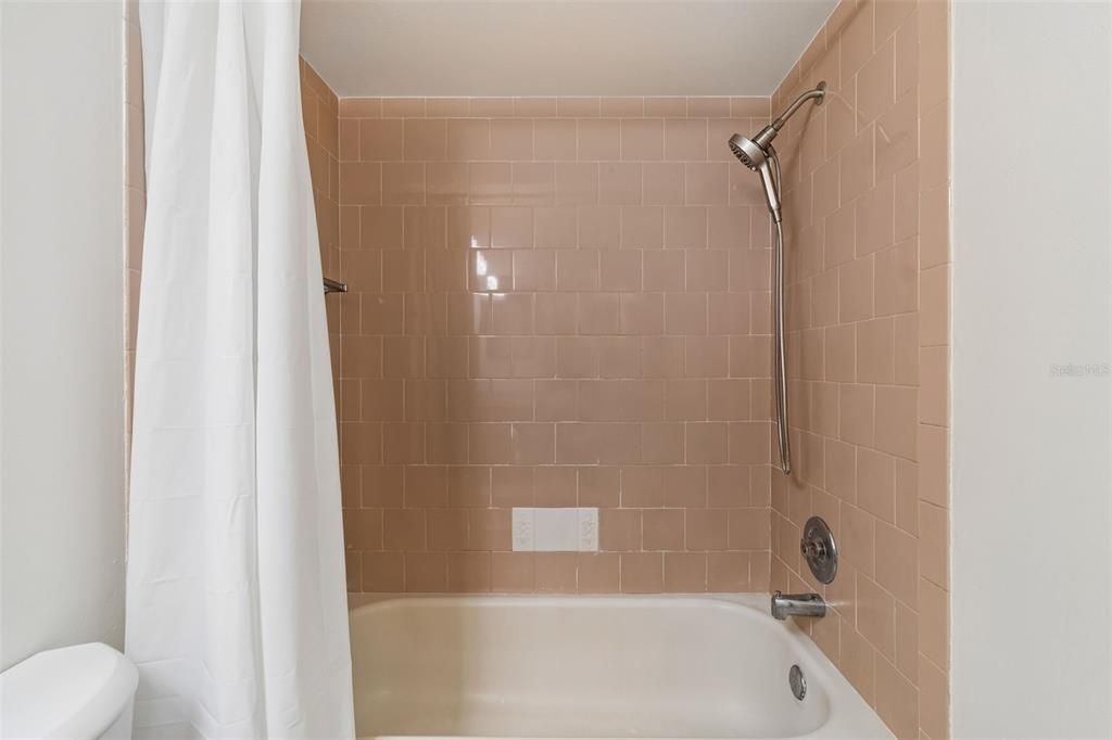 For Rent: $1,775 (2 beds, 2 baths, 1030 Square Feet)