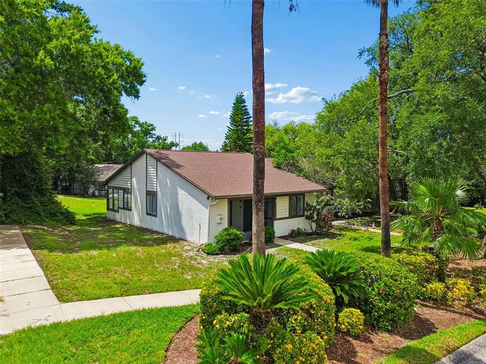 For Rent: $1,775 (2 beds, 2 baths, 1030 Square Feet)