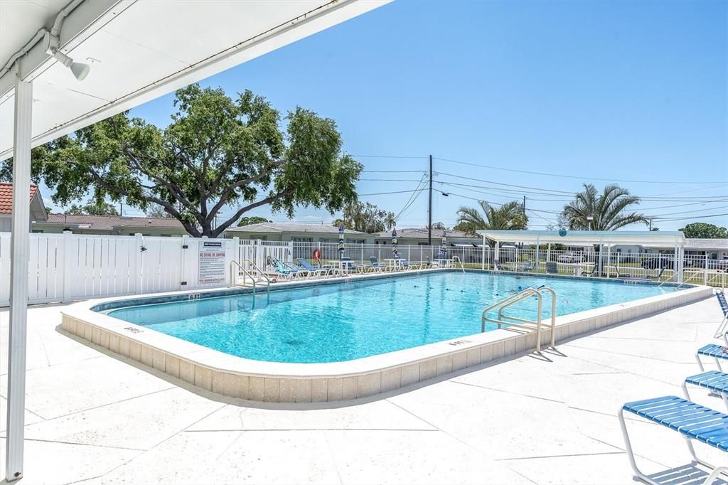 For Sale: $242,000 (2 beds, 1 baths, 1056 Square Feet)