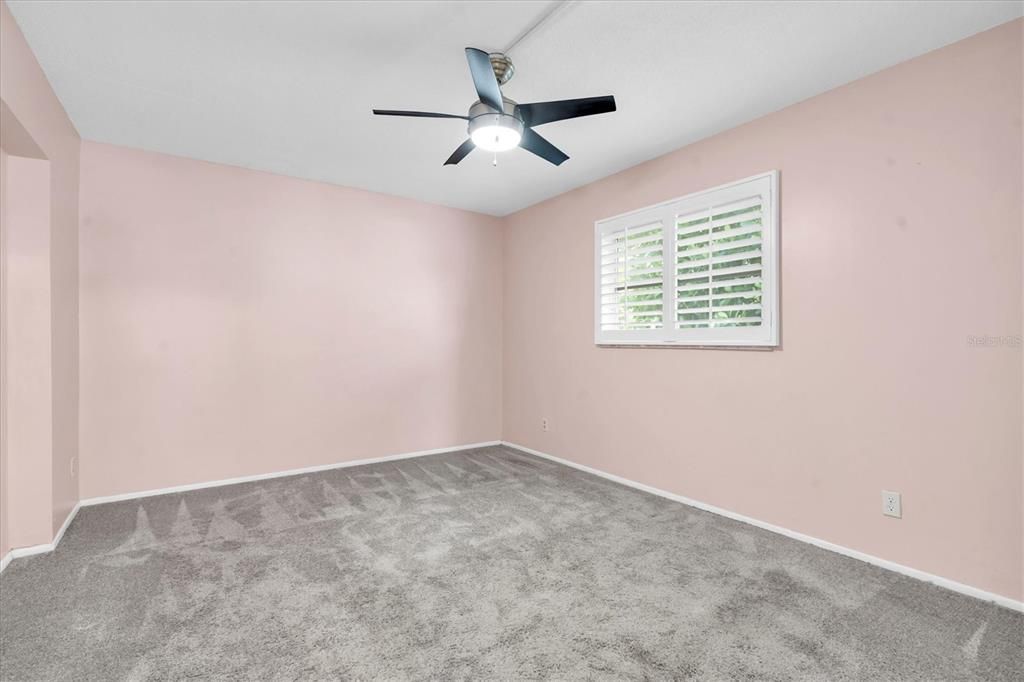For Sale: $242,000 (2 beds, 1 baths, 1056 Square Feet)