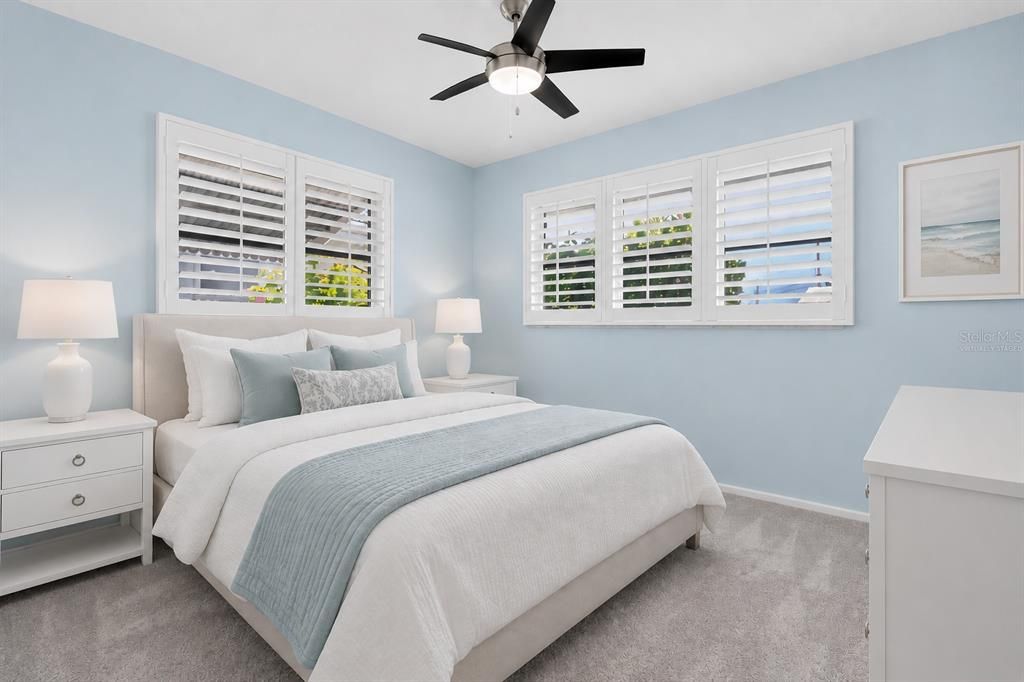 For Sale: $242,000 (2 beds, 1 baths, 1056 Square Feet)