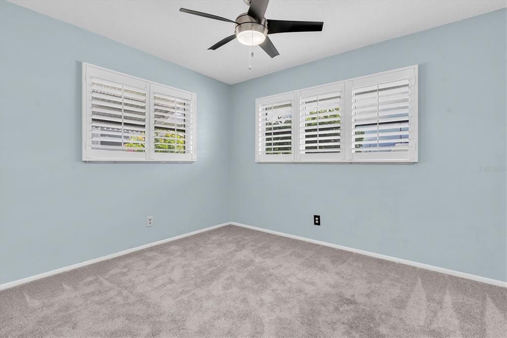 For Sale: $242,000 (2 beds, 1 baths, 1056 Square Feet)