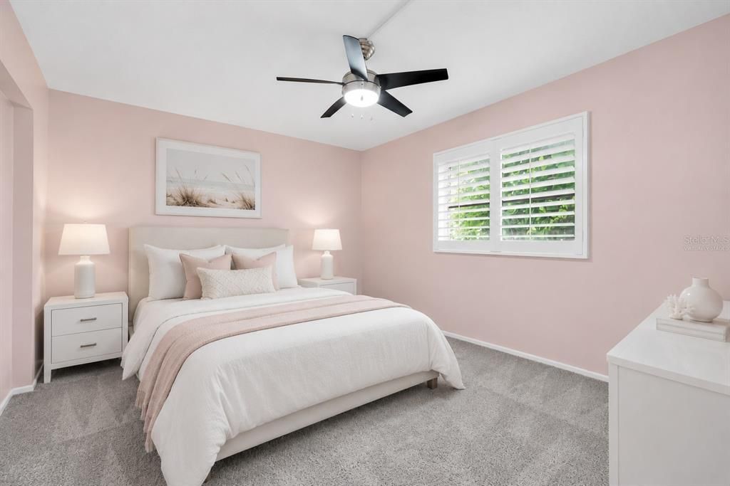 For Sale: $242,000 (2 beds, 1 baths, 1056 Square Feet)