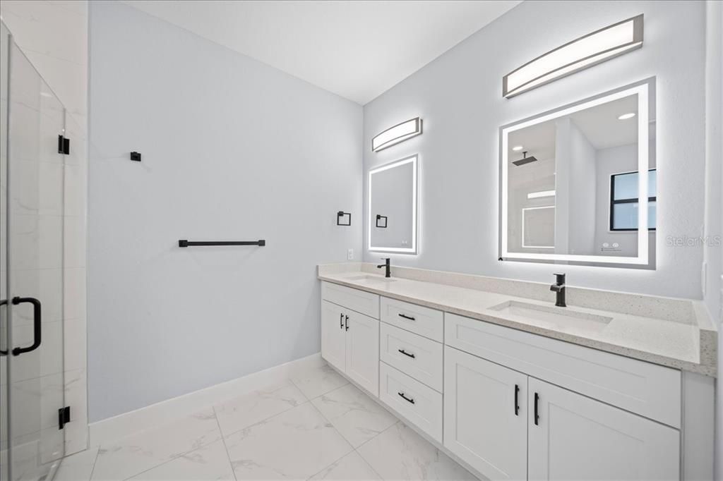 For Sale: $449,900 (3 beds, 2 baths, 1656 Square Feet)