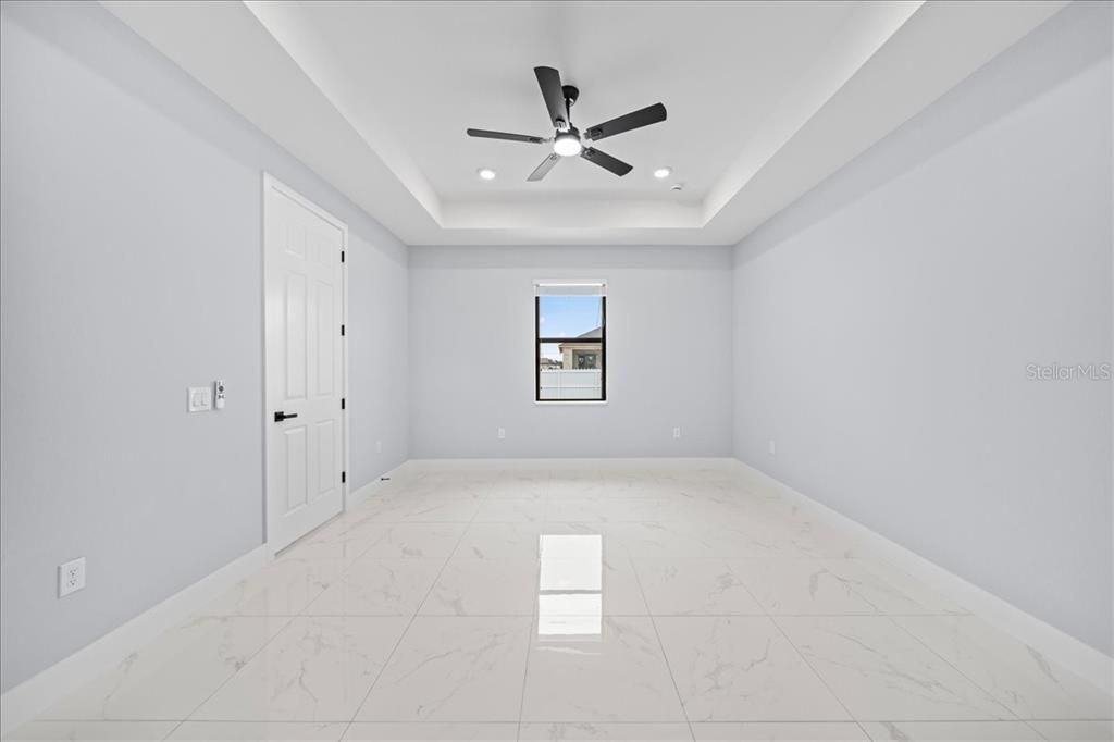 For Sale: $449,900 (3 beds, 2 baths, 1656 Square Feet)