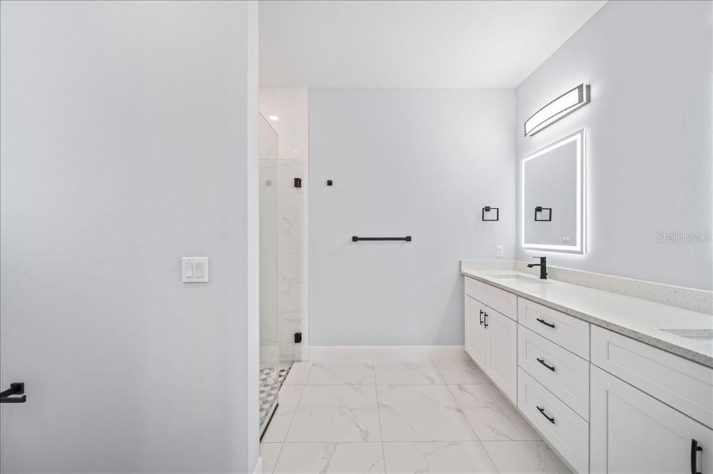 For Sale: $449,900 (3 beds, 2 baths, 1656 Square Feet)