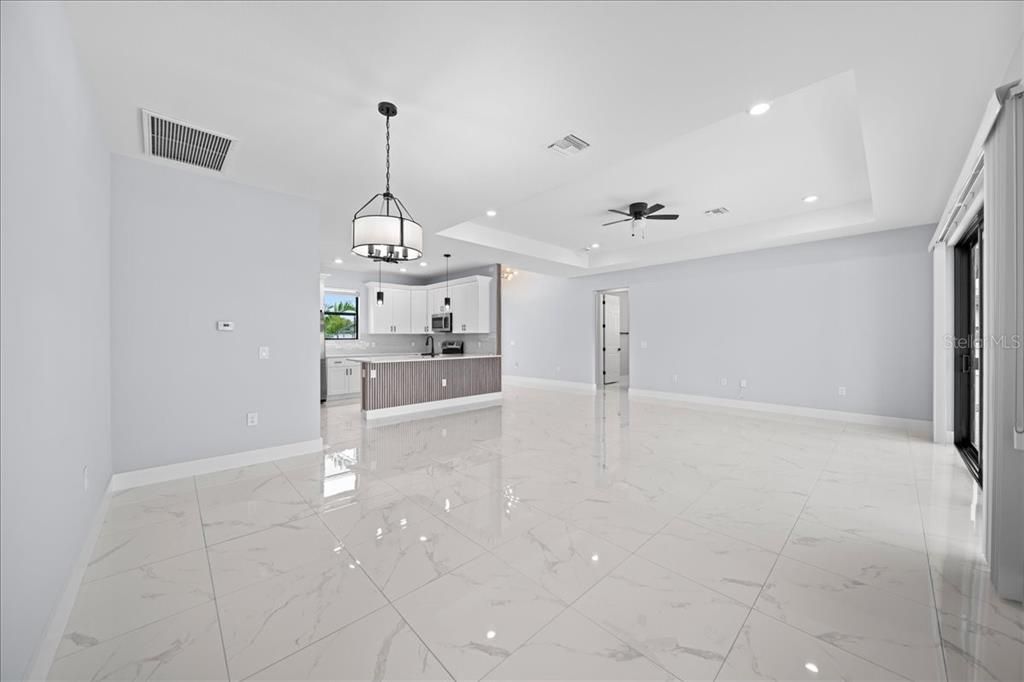 For Sale: $449,900 (3 beds, 2 baths, 1656 Square Feet)