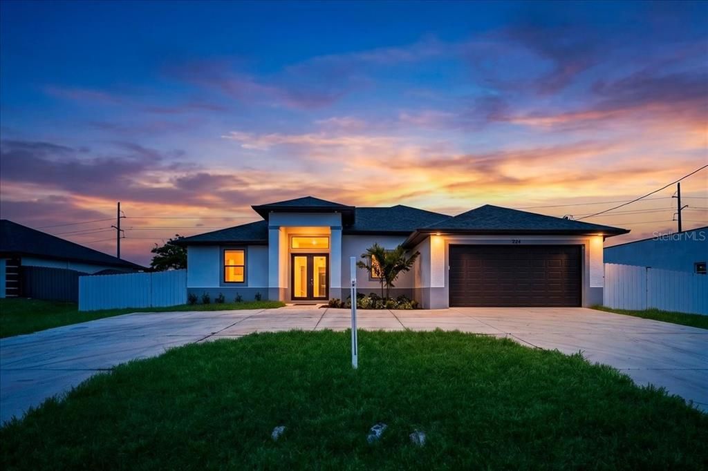 For Sale: $449,900 (3 beds, 2 baths, 1656 Square Feet)
