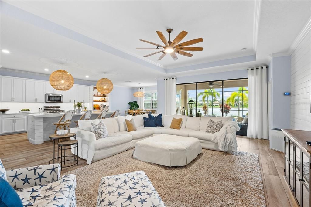 En Venta: $849,000 (3 camas, 3 baños, 2448 Pies cuadrados)