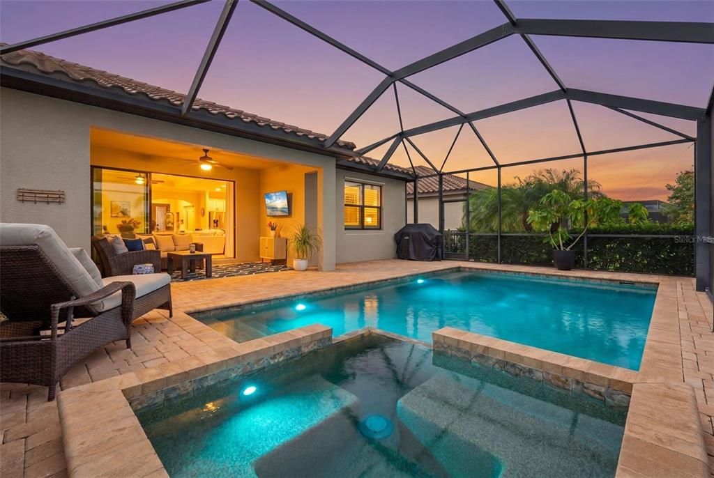 En Venta: $849,000 (3 camas, 3 baños, 2448 Pies cuadrados)