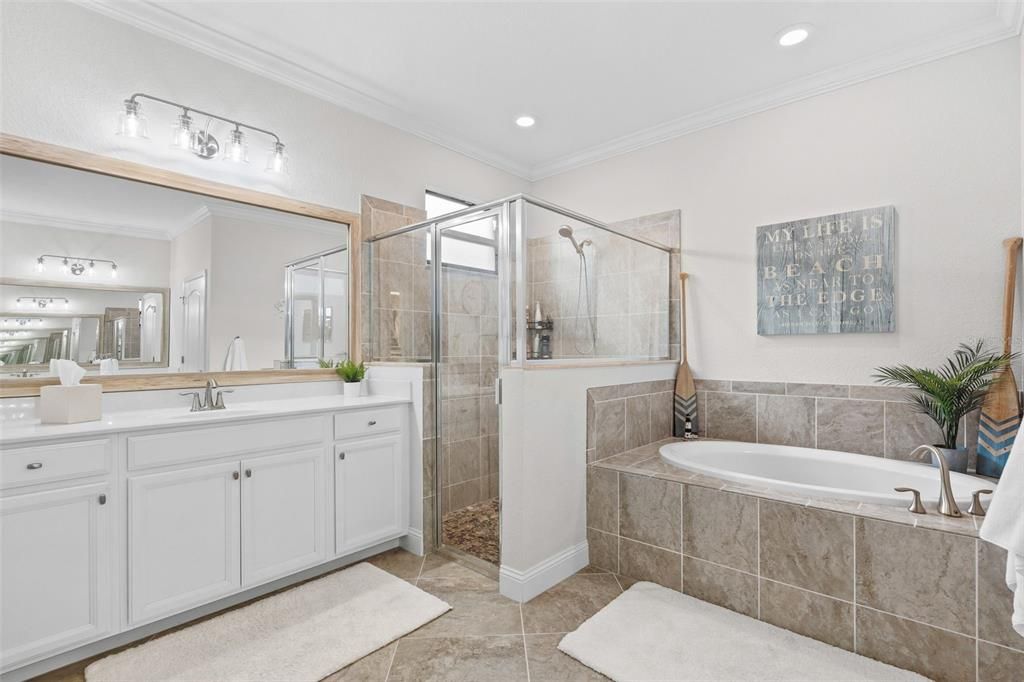 En Venta: $849,000 (3 camas, 3 baños, 2448 Pies cuadrados)