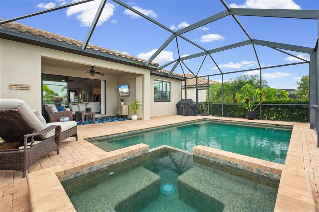 En Venta: $849,000 (3 camas, 3 baños, 2448 Pies cuadrados)