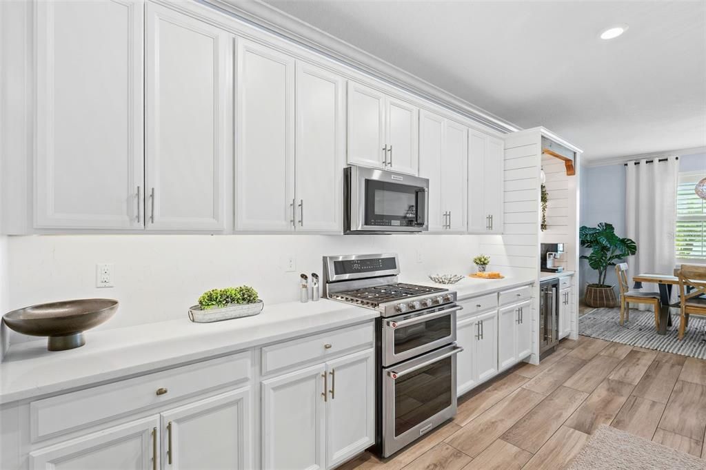 En Venta: $849,000 (3 camas, 3 baños, 2448 Pies cuadrados)