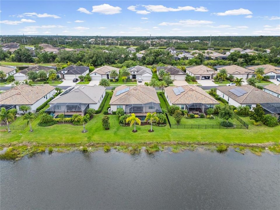 En Venta: $849,000 (3 camas, 3 baños, 2448 Pies cuadrados)