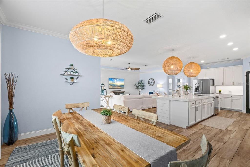 En Venta: $849,000 (3 camas, 3 baños, 2448 Pies cuadrados)