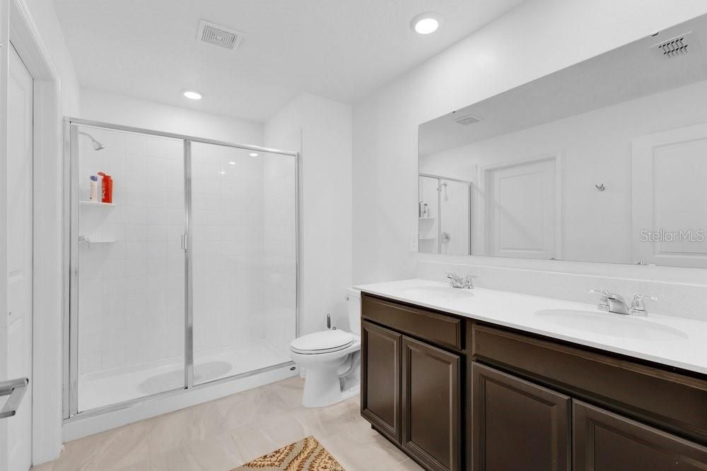 For Sale: $280,000 (3 beds, 2 baths, 1560 Square Feet)