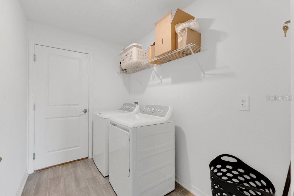 For Sale: $280,000 (3 beds, 2 baths, 1560 Square Feet)