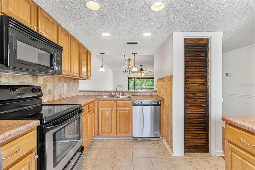 En Venta: $199,000 (2 camas, 2 baños, 1151 Pies cuadrados)