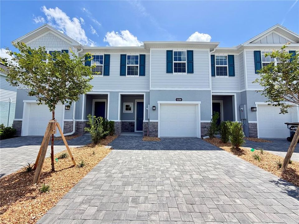 For Rent: $2,300 (3 beds, 2 baths, 1674 Square Feet)