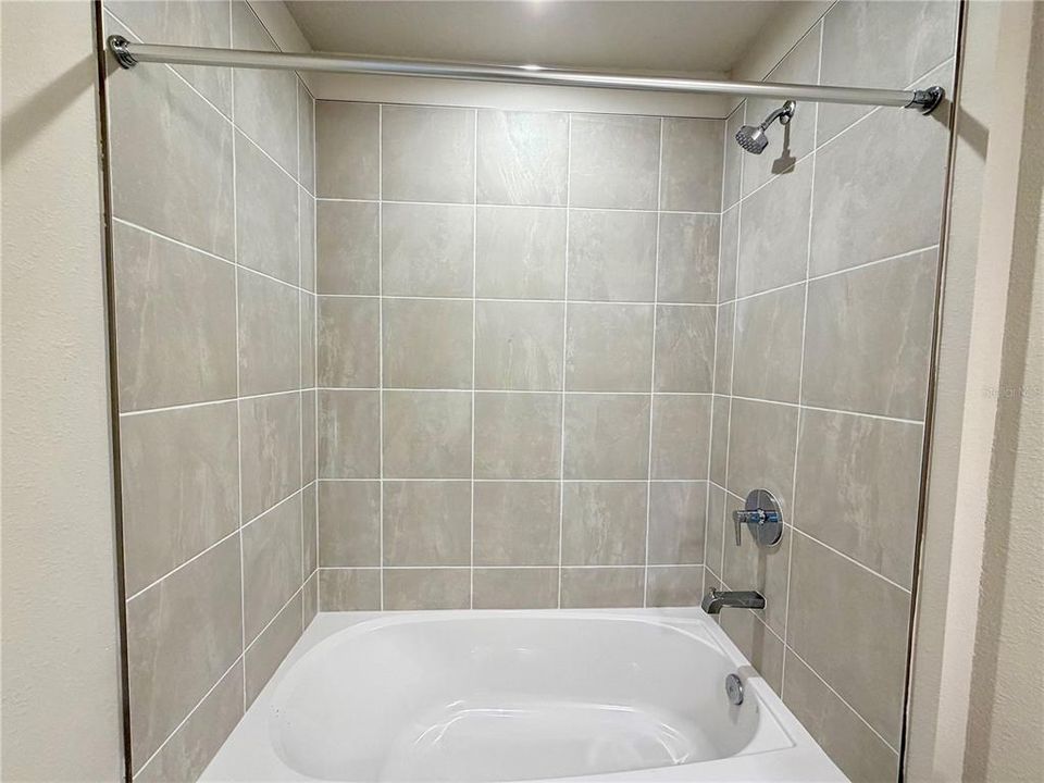 For Rent: $2,300 (3 beds, 2 baths, 1674 Square Feet)