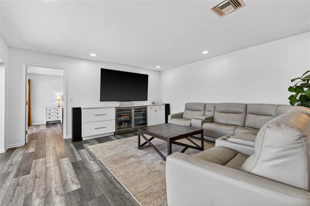 For Sale: $925,000 (4 beds, 3 baths, 2452 Square Feet)