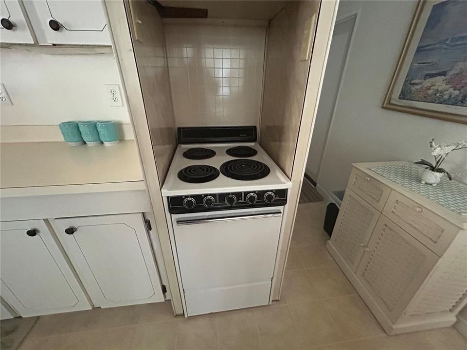 For Sale: $67,500 (1 beds, 1 baths, 528 Square Feet)