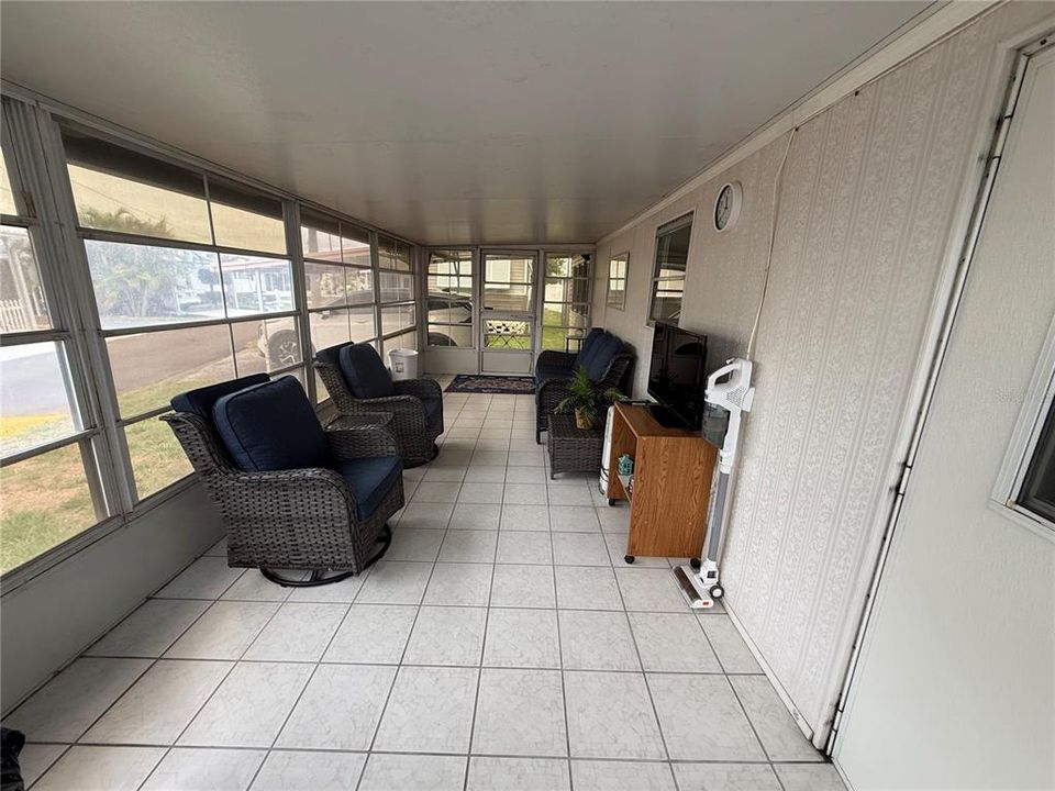 For Sale: $67,500 (1 beds, 1 baths, 528 Square Feet)