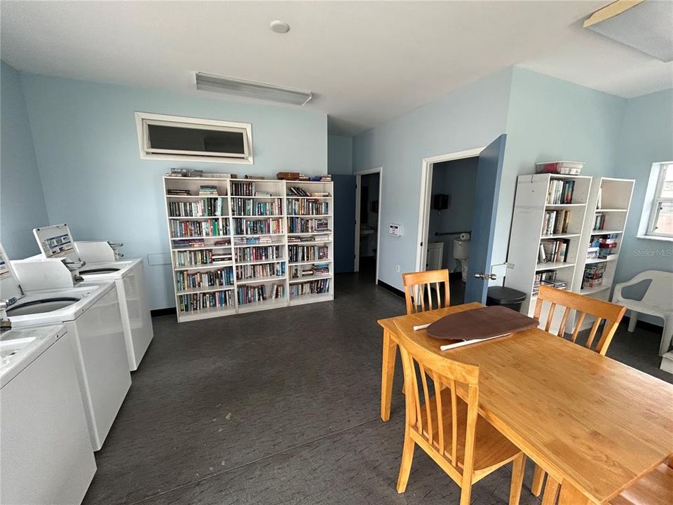 For Sale: $67,500 (1 beds, 1 baths, 528 Square Feet)