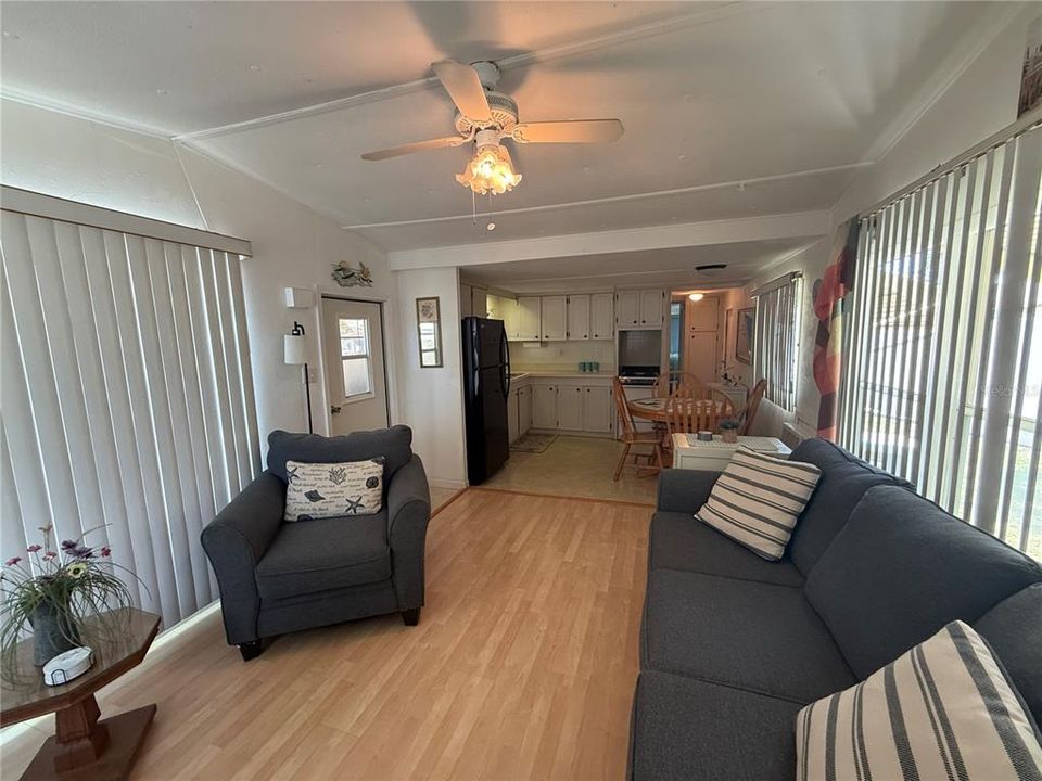 For Sale: $67,500 (1 beds, 1 baths, 528 Square Feet)