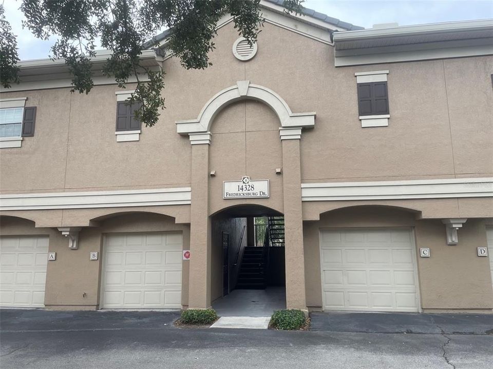 For Rent: $1,665 (1 beds, 1 baths, 599 Square Feet)