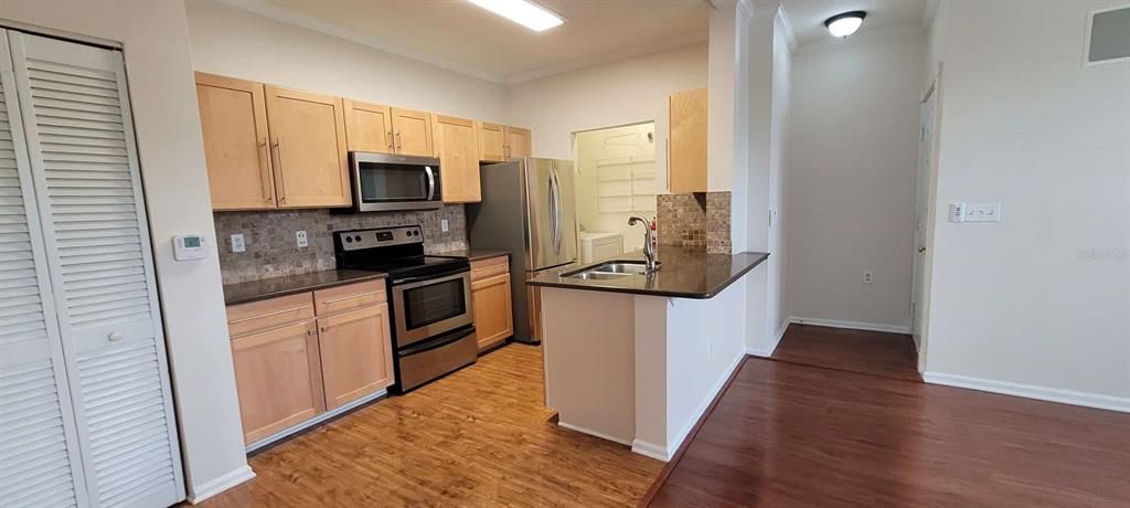 For Rent: $1,665 (1 beds, 1 baths, 599 Square Feet)