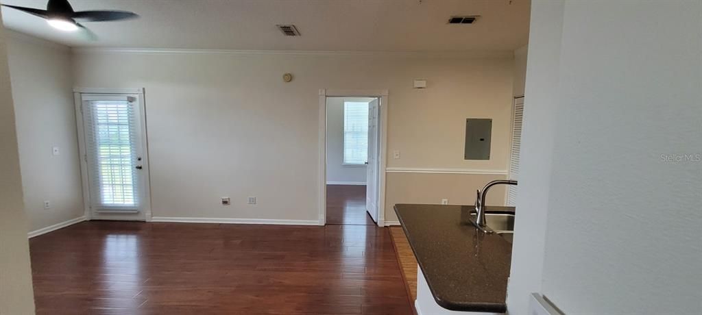 For Rent: $1,665 (1 beds, 1 baths, 599 Square Feet)